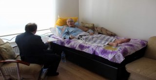 Sağlık Müdürü Benli, 15 Temmuz Hain Darbe Girişiminde Yatalak Olan Adil Öztürkü Ziyaret Etti