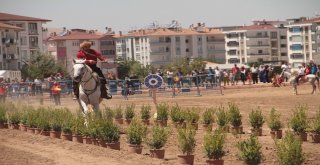 Atlı Okçular Elazığda Kıyasıya Yarıştı