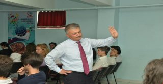 Vali Yazıcı Kitap Okuma Günlerini Başlattı