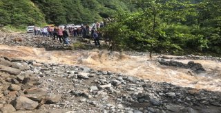 Şiddetli Yağış Rizede Etkili Oldu