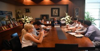 Başkan Çetin, Klavye Başında Sorun Çözüyor