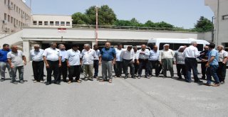 Çiftçilerden Dsi Önünde Su Protestosu