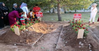 Şehit Anne Ve Oğlu Yan Yana Toprağa Verildi