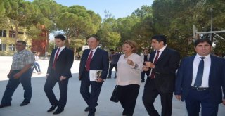 Çikolata Devinden Selendide Eğitime Destek