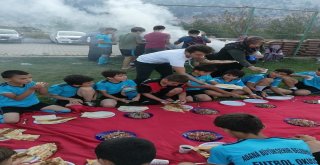 Kızıldağ Yaylasında Futbol Okulu Öğrencilerine Kebap Ziyafeti