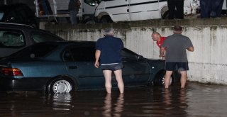 Trabzonda Şiddetli Yağış Sele Neden Oldu