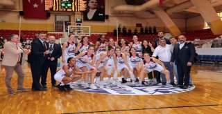 Türkiye Kadınlar Basketbol Süper Ligi: Gündoğdu Adana Basketbol: 70 - Fenerbahçe: 68