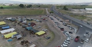 Kurban Pazarındaki Hareketlilik Havadan Görüntülendi