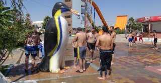 Vatandaşlar Serinlemek İçin Havuzlara Akın Etti