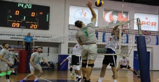 Voleybol Erkekler 1. Ligi: Düzce Belediyespor: 1 Beşiktaş: 3