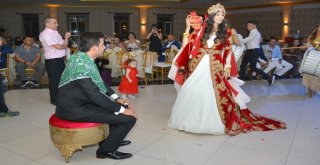 (Özel Haber) Şiirli Şarkılı Nikah Masası