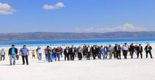 Bakanlık Yetkilileri Salda Gölünde İncelemelerde Bulundu