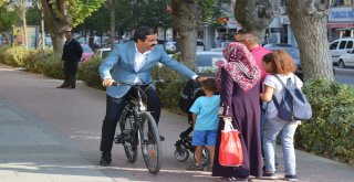 Kırşehir Belediye Başkanı Makam Aracını Bıraktı Bisiklete Bindi