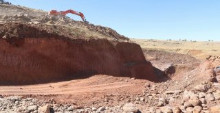 Define Ararken Mezarlıkları Tahrip Ettiler