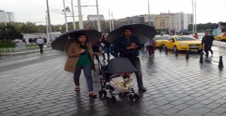 Taksim Bir Günde İki Mevsimi Yaşadı