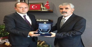 Eskişehir Ülkü Ocaklarının Tapusu Bahçeliye Sunuldu