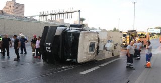 Topkapıda Göreve Giden Toma Aracı Devrildi