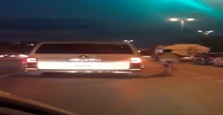 (Özel) Bisikletli Gencin Tehlikeli Yolculuğu Kamerada
