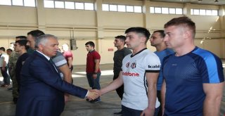 Katardan Dönen Askerlere Karşılama