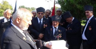 30 Ağustosa Damga Vuran Görüntü: Gazilerden Helallik İstendi