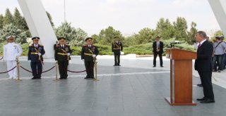 Bakan Akar: Azim Ve Kararlılıkla Mücadelemiz Devam Edecek