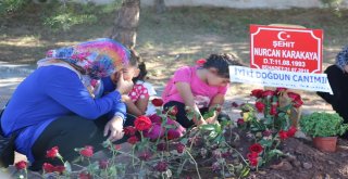 Şehit Annenin Mezarına Doğum Günü Ziyareti