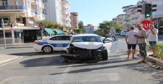 Manavgatta Trafik Kazası: 3 Yaralı