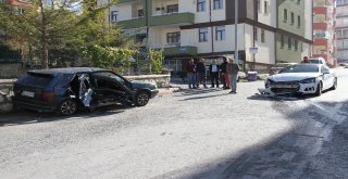 Konyada Otomobiller Çarpıştı: 5 Yaralı