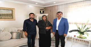 Başkan Asyadan Fedakar Teyzeye Ziyaret