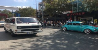 Bağdat Caddesinde Klasik Otomobillerden Zafer Konvoyu