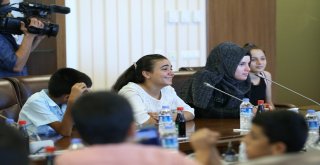 Bakan Selçuk, Okul Destek Projesinden Yararlanan Gaziantepli Çocukları Kabul Etti