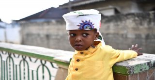 Tanzanyada Müslümanlar Bayram Namazı İçin Camileri Doldurdu