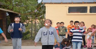 Geleneksel Sokak Oyunları Çocuklarla Yenidoğan Mahallesinde Buluştu
