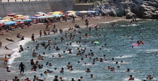 Zonguldakta Boğulma Tehlikesi Geçiren Genç Kurtarıldı