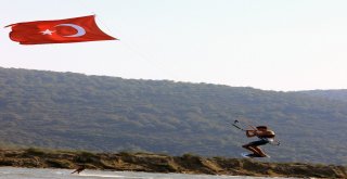 30 Ağustosu Denizde Kutladılar