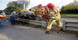 (Özel) Bayrampaşada Lüks Otomobil Trafik Levhasına Saplandı; 1 Yaralı