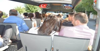 Kayyum Başkandan Turistlere Ücretsiz Özel Gezi Otobüsü Sürprizi