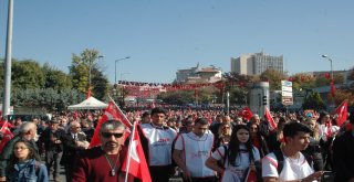 Chpliler Anıtkabire Yürüdü