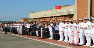 Şehit Yeğeninin Tabutuna Böyle Koştu