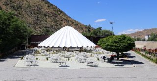 Türkiyenin En Büyük Şemsiyesi Gümüşhanede