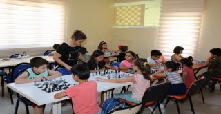 Büyükşehirin Akbem Yaz Kurslarına Yoğun İlgi