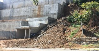 Sarıyerde Sağanak Yağış Toprak Kaymasına Neden Oldu, Tünel Trafiği Aksadı