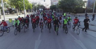 Tahmazoğlu Vatandaşlarla Cumhuriyet İçin Pedal Çevirdi