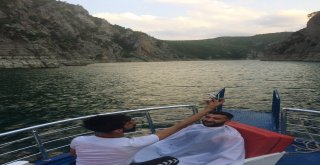 Dağda Tıraş Yapan Berberin Hedefi Eyfel Kulesi