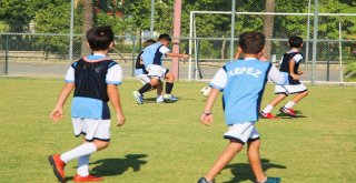 Kepezin Minik Futbolcuları Eğitimlere Başladı