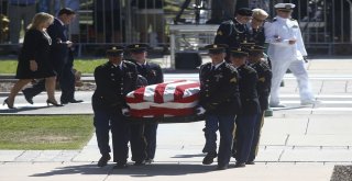 Abdli Senatör Mccain İçin Cenaze Töreni
