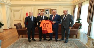Galatasaray Başkanı Mustafa Cengizden İbb Başkanı Uysala Ziyaret