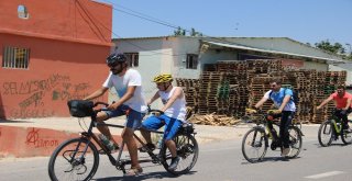 (Özel Haber) Bisiklet Gezginleri Engelli Bireyler İçin Pedal Çeviriyor