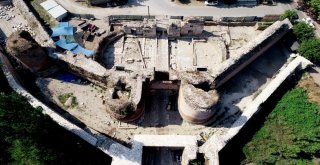 İznikteki 2 Bin Yıllık Tarihi İstanbul Kapının Altında İpek Yolu Bulundu