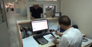 Emekli Vatandaş Bozduracak Doları Olmayınca İkramiyesini İade Etti